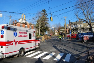 Une noria d’ambulances sirènes hurlantes (photo Dahmane Soudani)