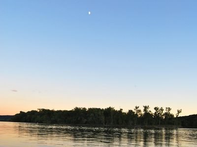 Les deux OVNI auraient quitté la Terre à une vitesse vertigineuse (Illustration Maghnord)