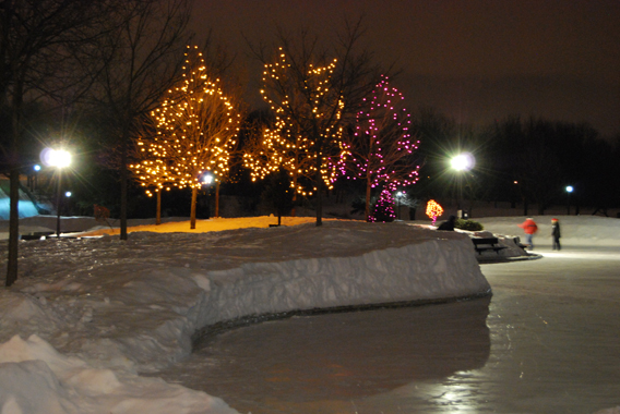 En hiver, Montréal se transforme en une gigantesque patinoire (photo Dahmane Soudani)