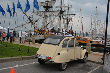 Pour compléter le décor, il y avait même un dodoche sur le parking jouxtant les quais du port de Newport (photo Dahmane Soudani)